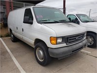 2005 Ford E350   5493