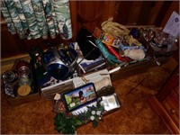 Boxlot lot: (6) boxes of housewares,