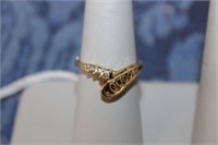 14K GOLD RING WITH DIAMONDS