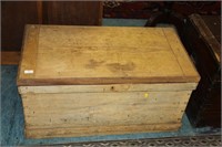 Good victorian pine blanket box