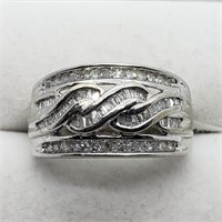 $5000 10K  Diamond(0.7ct) 4.7 Grams Ring