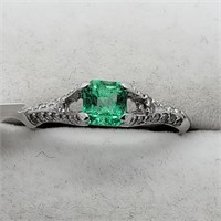$2500 14K  Emerald(0.3ct) 30 Diamonds(0.2ct) Ring