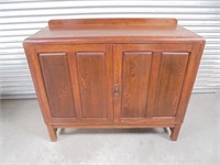 Antique Men's Dresser                    (500)