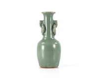 CHINESE LONGQUAN CELADON POTTERY MALLET VASE