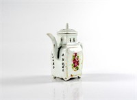 CHINESE EXPORT FAMILLE ROSE PORCELAIN TEAPOT