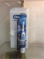 1 LOT ORAL B ELECTRIC TOOTHBRUSHES (DISPLAY)