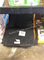 1 LOT ENTRANCE MATS