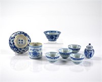 GROUP OF CHINESE BLUE & WHITE PORCELAIN ITEMS