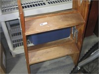 Werner Wood 2 step ladder