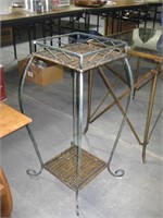 Metal with wicker plant stand