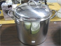 20 Qt Stainless Cooks Club pot with lid