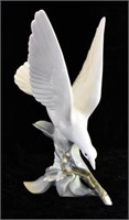 LLADRO "TURTLE DOVE" FIGURINE