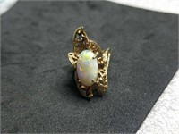 Gold ring with precious opal and diamonds marked