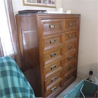 Thomasville Oak Chest of Drawers