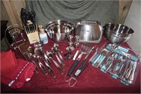 Misc lot of  kitchen wares including knife set