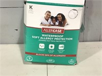 King waterproof mattress protector. Taken out and