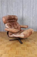 Mid Century Modern Leather Lounge Chair