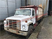 1983 International S/A Farm Truck w/ dumpbed