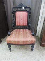 19TH CENTURY VICTORIAN CARVED PARLOR CHAIR