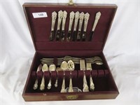 SET OF REED AND BARTON SILVERPLATED FLATWARE