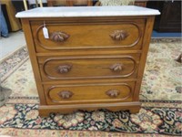 19TH CENTURY VICTORIAN CARVED WALNUT MARBLE TOP