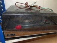 1960'S GARRARD AT60 MADE ENGLAND TURNTABLE