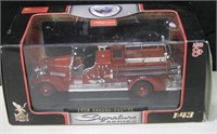NIB Signature Series 1:43 Scale Fire Truck