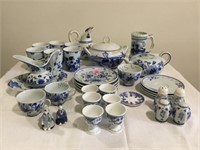 DELFT CHINA ASSORTED PIECES