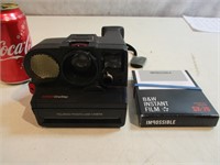 Polaroid Sonar OneStep avec papier photo