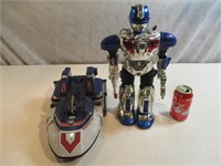 2 robots géant dont 1 Transformer