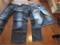 Four pairs of men's size 30 jeans