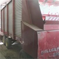 199? Miller Pro 5200 Forage Wagon, tandem rear