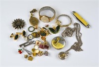 Lot of vintage jewellery & accessories