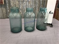 Set of 3 blue canning jars