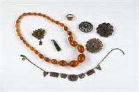 Lot of amber and silver jewellery