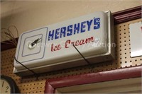 Hershey's Ice Cream Clock/Light