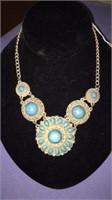 SILVER TONE NECKLACE WITH BLUE STONES
