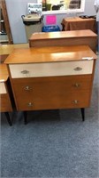 MID CENTURY CHEST OF 3 DRAWERS,