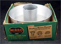 Vintage Mirro Aluminum Torte & Cake Pan