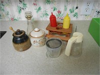 6 Piece Miscellaneous Kitchen Items