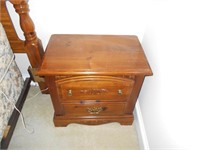 Night Stand with 2 Drawers Broyhill