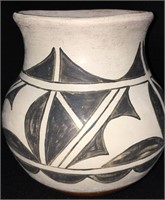 Elizabeth Trujillo Cochiti Indian Pottery Pot
