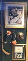 SIGNED WAYNE GRETZKY PHOTO IN FRAME, MITT, SHIN