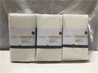 NEW 3 Threshold Pillow Cases 9R