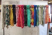43- LOT OF 18 NEW SCARFS