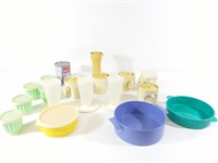 17 contenants et articles Tupperware canisters