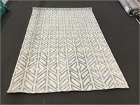 Blue And Ivory Wool 5’ x 8’ Rug