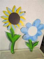 Wood Cut out Flowers  1money-- damage on one