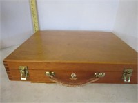 Grumbacher dovetailed wooden box