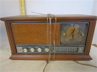 Retro GE radio